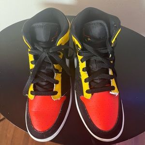 Jordan mid shoes